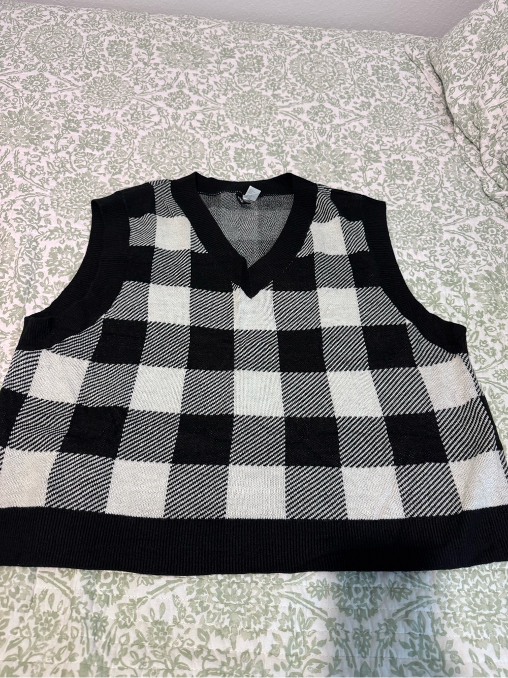 H&M Black & White Buffalo Check V-Neck Sweater Vest